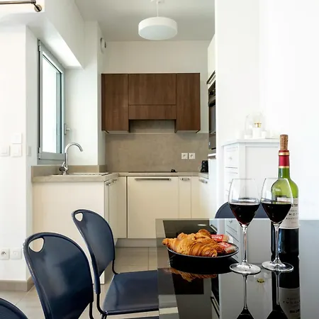 Juan-les-pins 2-room *